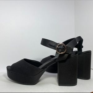 NWOT Divided 90’s style Black Platform Chunky Heel Sandals size 39